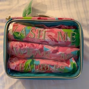 NWT: Lily Pulitzer wash and wear bag